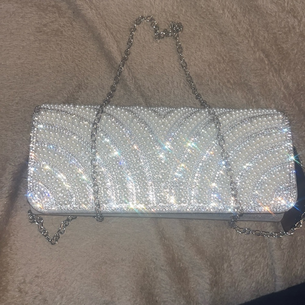 BRAND NEW SPARKLY CROSSBODY BAG!